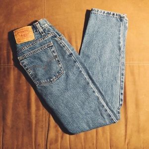 Vintage Levi’s Women’s High Rise Mom Jeans || 10